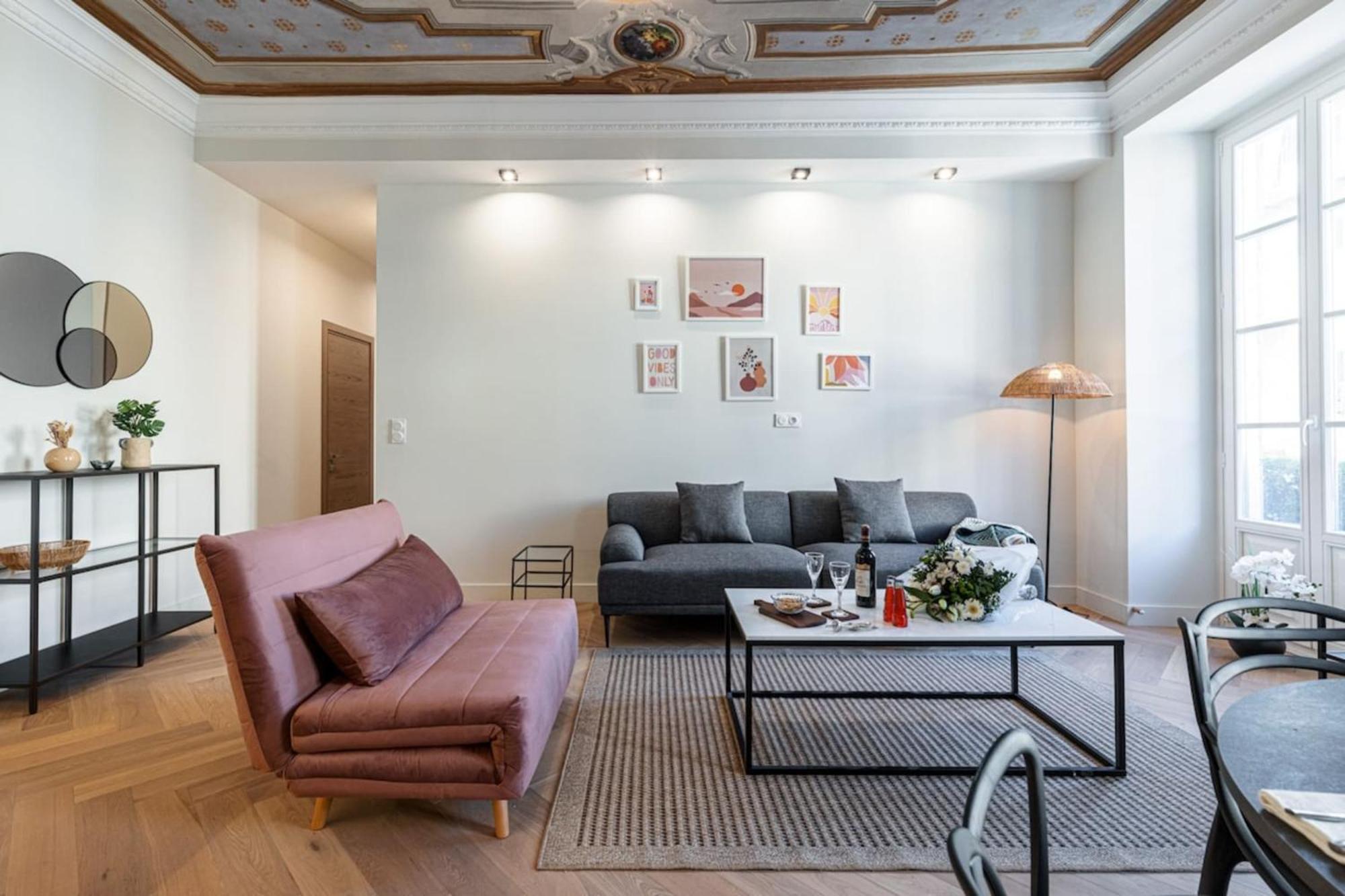 Philibert - Traditional Apart With Historical Fresco 尼斯 外观 照片