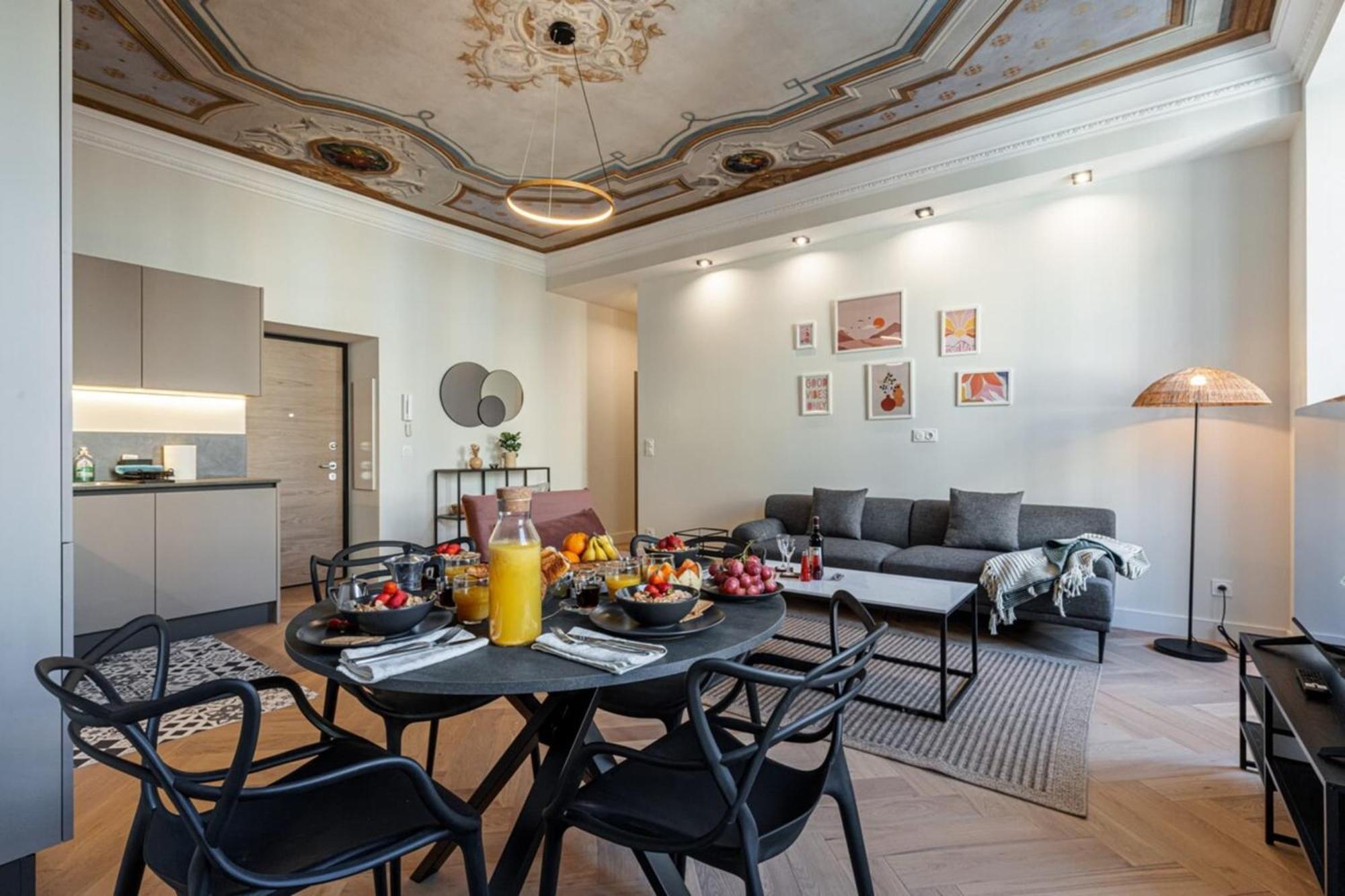 Philibert - Traditional Apart With Historical Fresco 尼斯 外观 照片